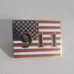 911 Memorial American Flag Remembrance Vintage Lapel Pin - USA September 11th